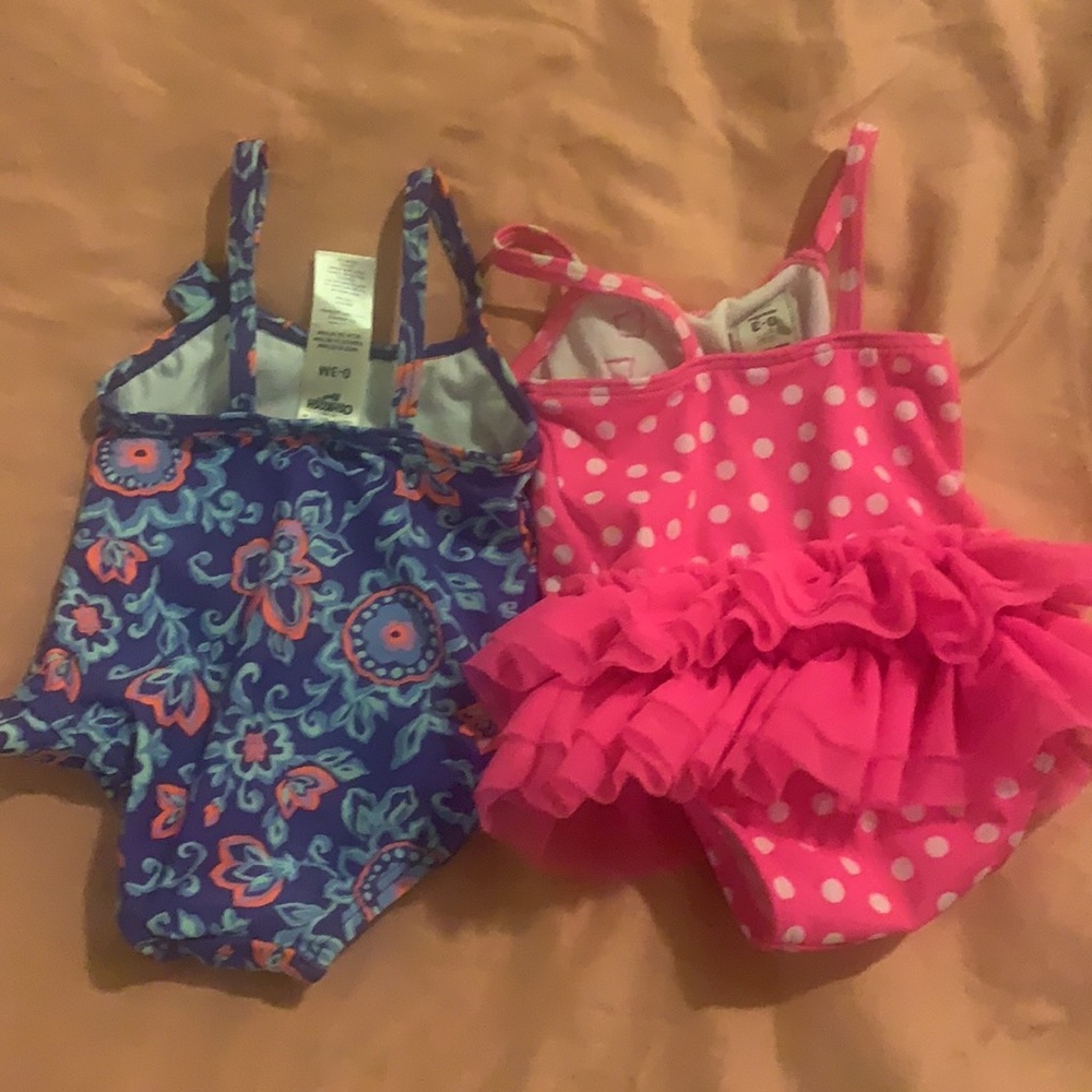 Two bathing suits - Picture 2 of 4